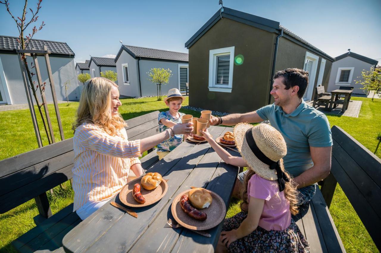 Scandi Village Zator Exterior foto